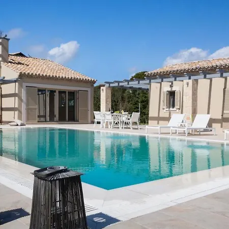 Villa Luxury Philoxenia *