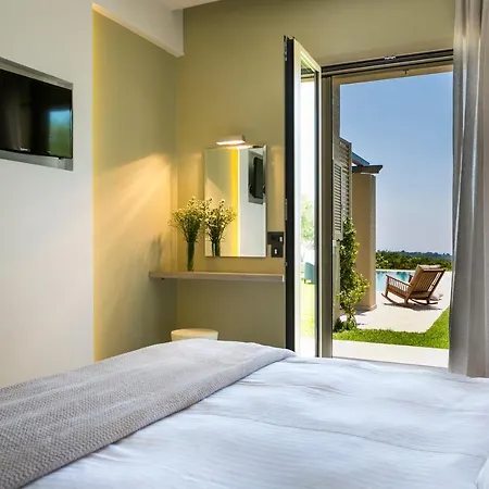 Luxury Philoxenia Villa Lakithra