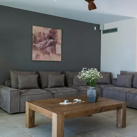 Luxury Philoxenia * Lakithra