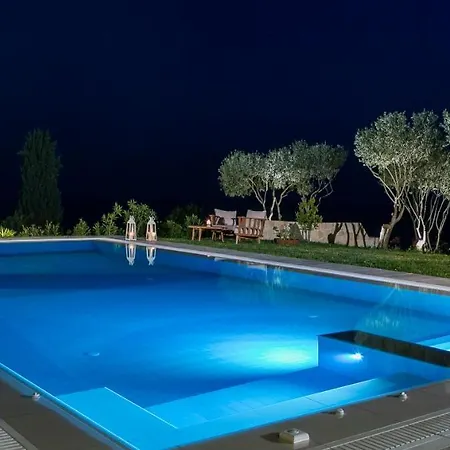 Luxury Philoxenia Βίλα