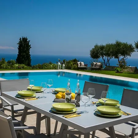 Luxury Philoxenia * Λακήθρα